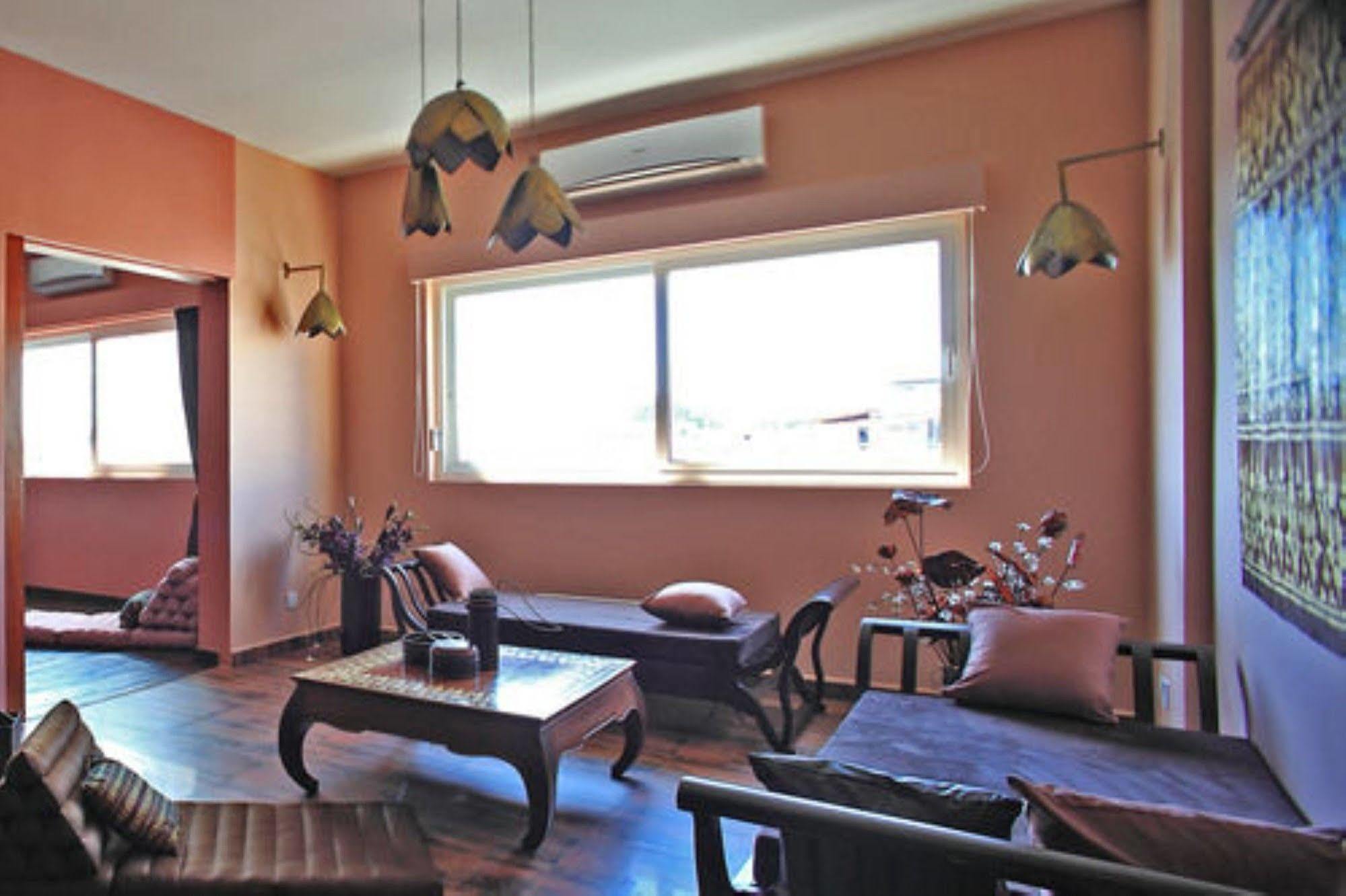 La Maison D Ambre Phnom Penh Esterno foto
